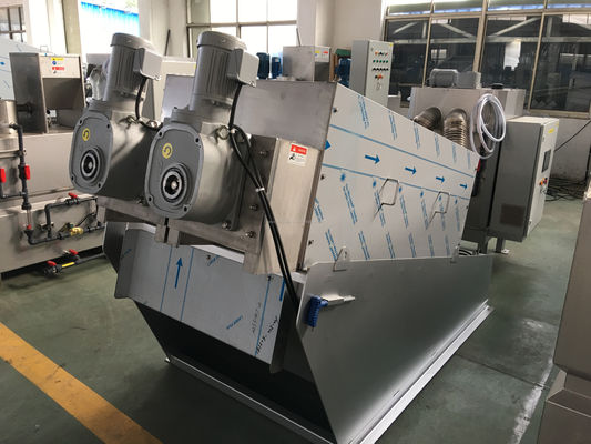 Machine de déshydratation des boues à vis pour le traitement des eaux usées industrielles
